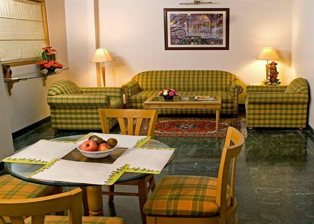 Savoy Suites Νόιντα Εξωτερικό φωτογραφία