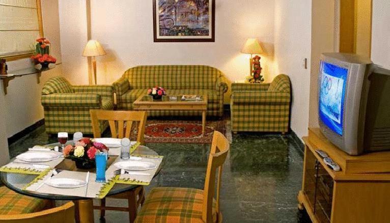 Savoy Suites Νόιντα Εξωτερικό φωτογραφία