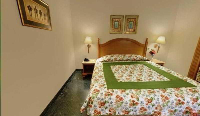 Savoy Suites Νόιντα Δωμάτιο φωτογραφία
