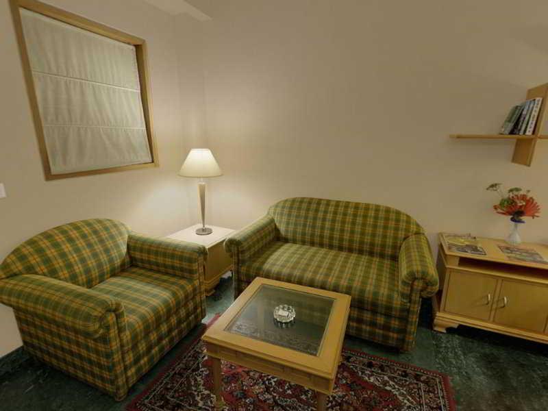 Savoy Suites Νόιντα Δωμάτιο φωτογραφία