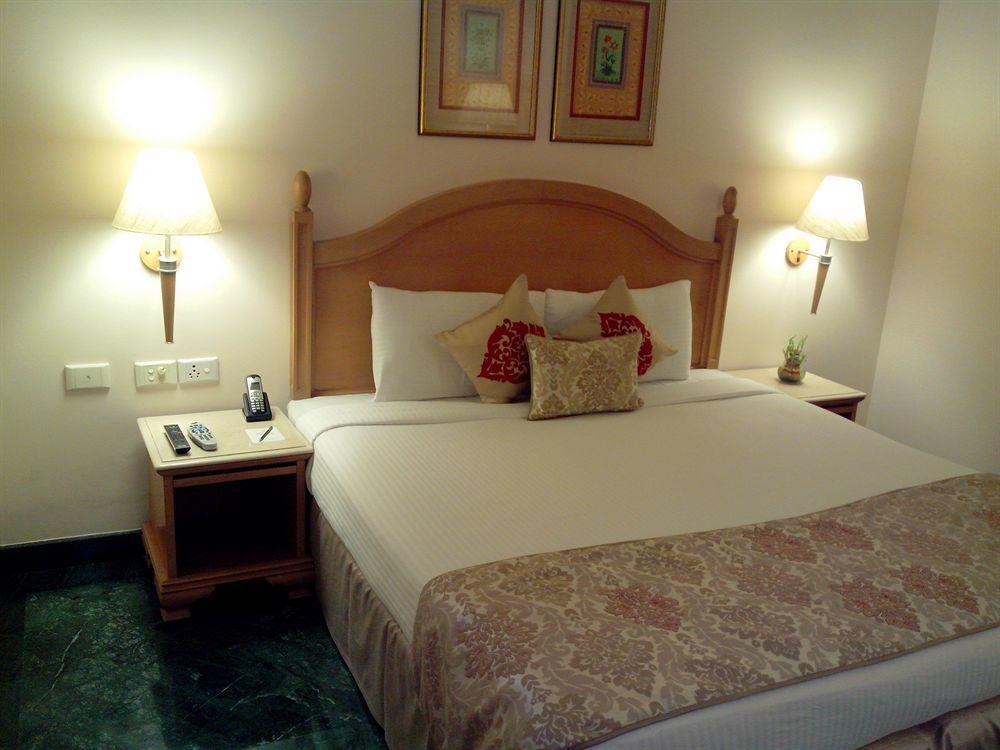 Savoy Suites Νόιντα Εξωτερικό φωτογραφία