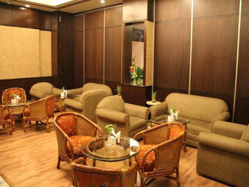Savoy Suites Νόιντα Εξωτερικό φωτογραφία