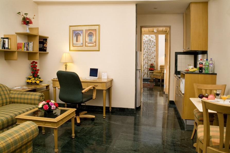 Savoy Suites Νόιντα Δωμάτιο φωτογραφία
