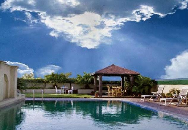 Savoy Suites Νόιντα Εξωτερικό φωτογραφία
